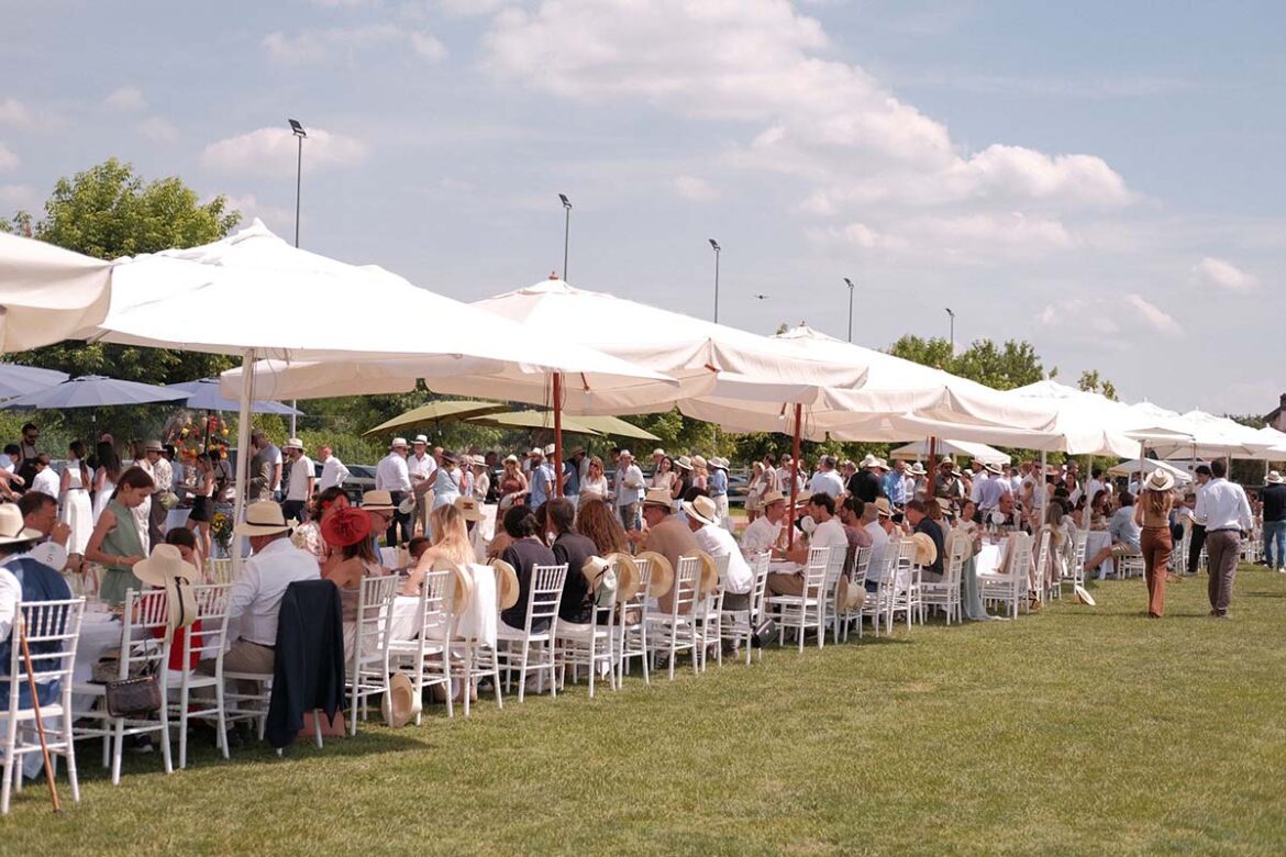 Momento conviviale durante le finali della El Porteño Golden Cup con servizio catering premium.