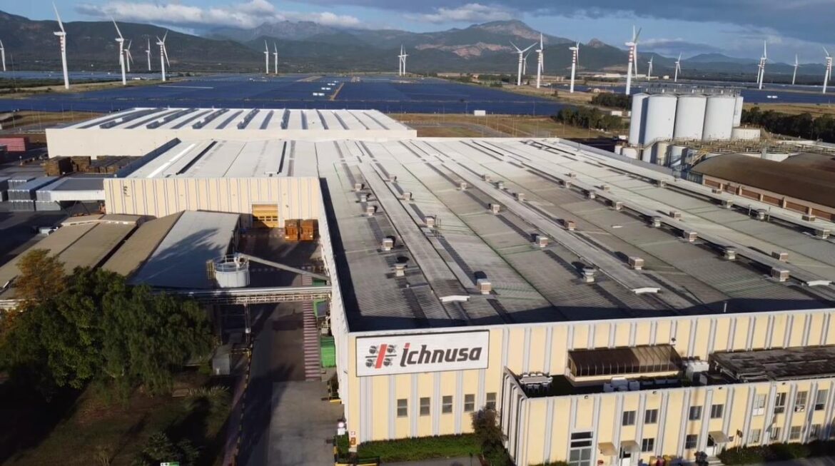 Veduta del parco fotovoltaico installato nel birrificio Ichnusa di Assemini, Cagliari