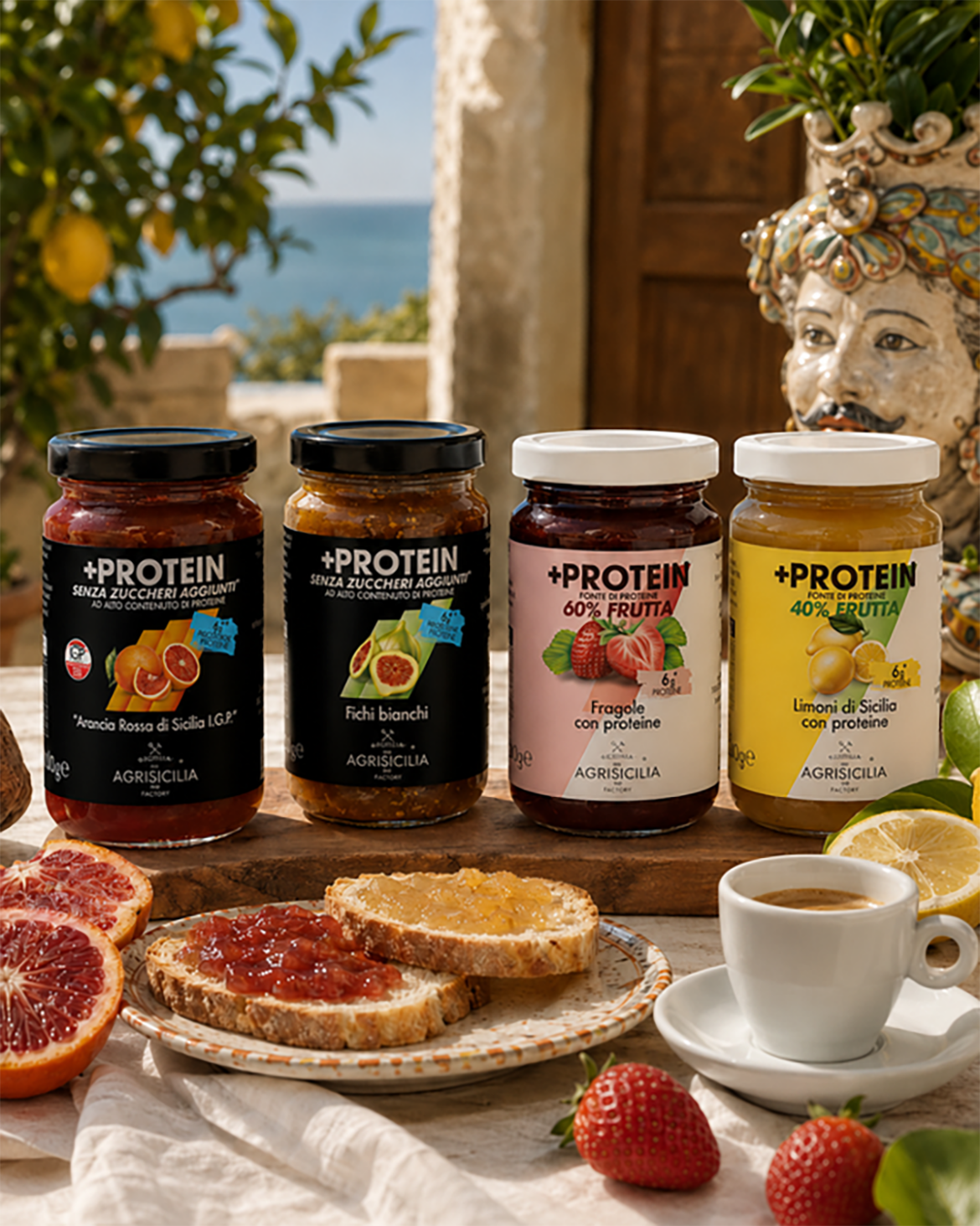 I vasetti della gamma di marmellate proteiche Agrisicilia della linea +Protein